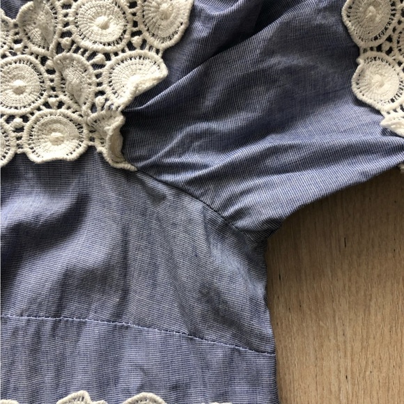 Banana Republic Blue Lace Detailed Top - Picture 11 of 12
